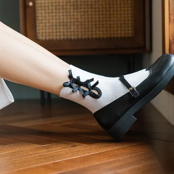 1 Pora Lolita Stiliaus Japonų Mergautinė Miela Moteris, Nėriniai lankas-mazgas Viduryje vamzdis Kojinės juoda balta Medvilnė Socking Aukštos Kokybės