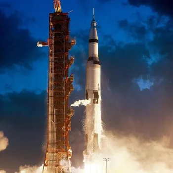 1:300 Saturnas 5 raketa Ir Launch Pad Rankinis Modelis 