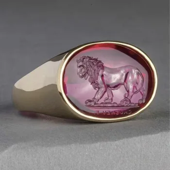 Mados Papuošalai, Žiedai, Aukso kiaušinio formos išgraviruota liūto žiedas vyrams