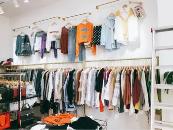 Aukso drabužių parduotuvė display rack drabužius ant sienos drabužių džiovykla moterų drabužių parduotuvė apdaila bagažinės sienos kabo plonas vamzdelis